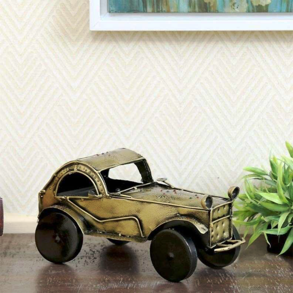 Antique Metalic Table Décor Car