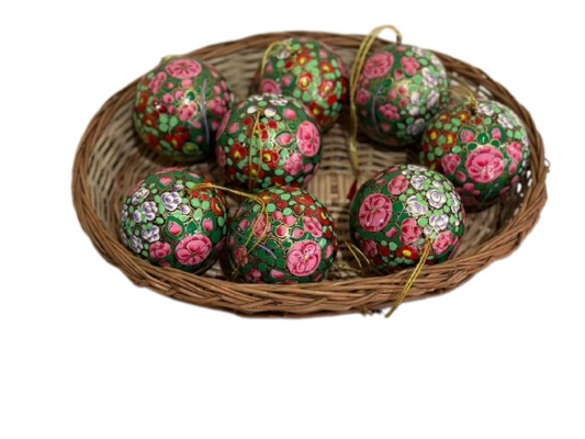 Beautiful Floral Themed Christmas Tree Décor