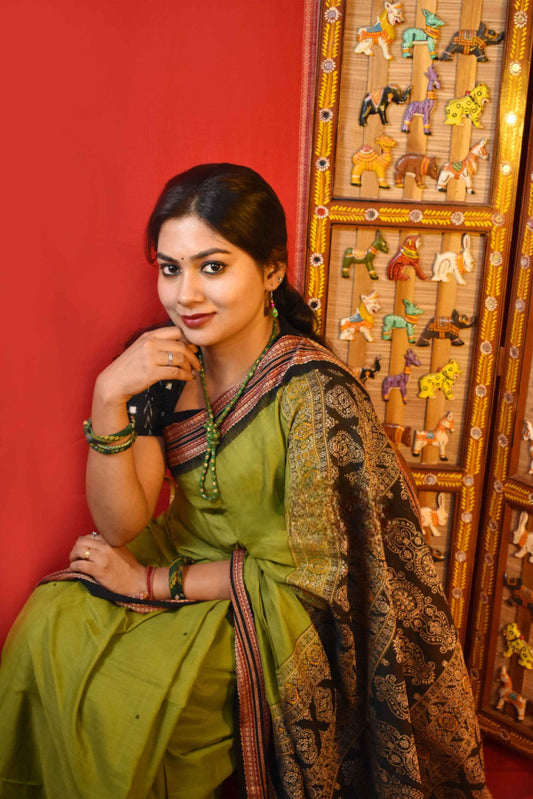 Beautiful Leaf Green & Black Bomkai Saree