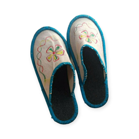 Chamba Chappal in Blue & White Colour