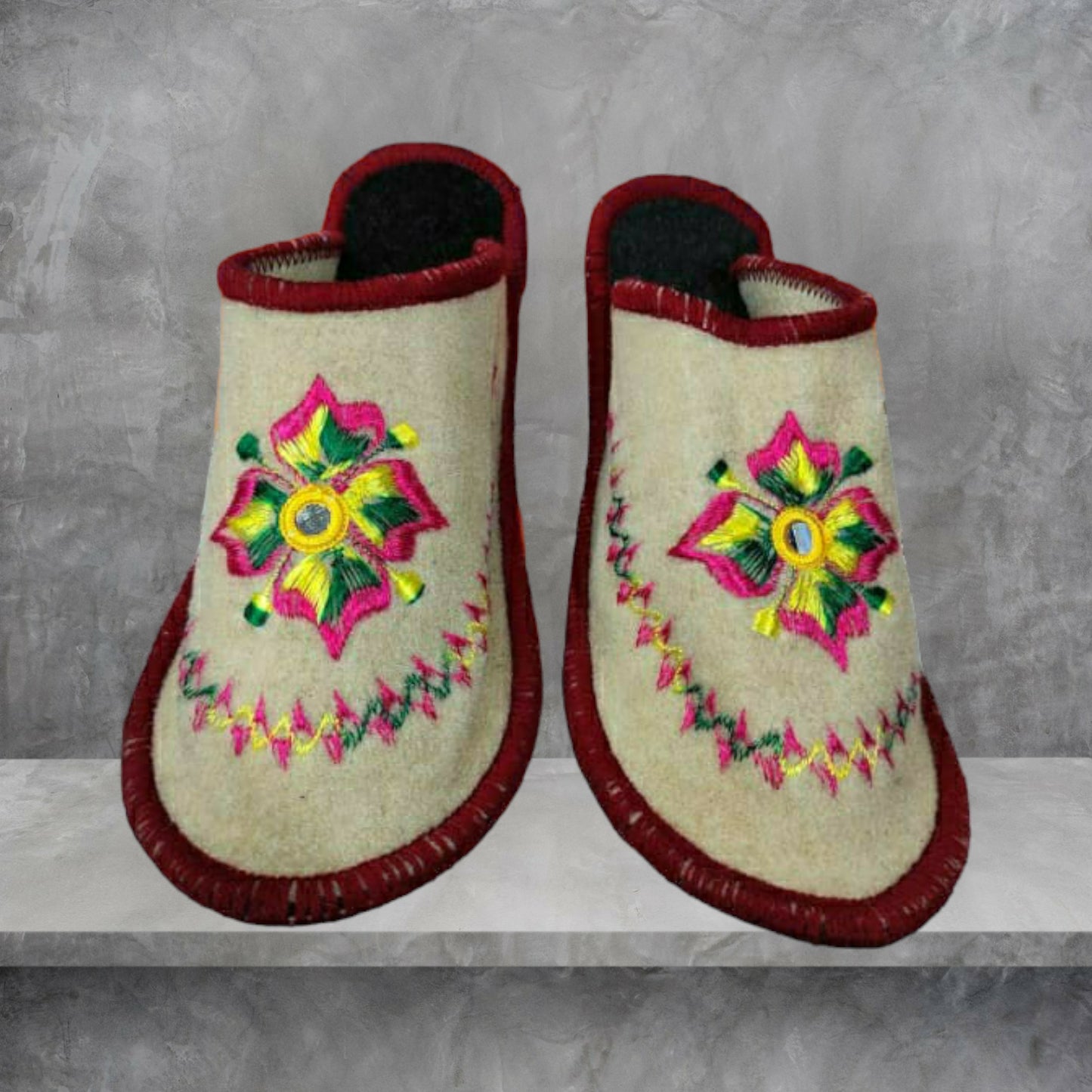 Chamba Chappal in Cream & Maroon Colour
