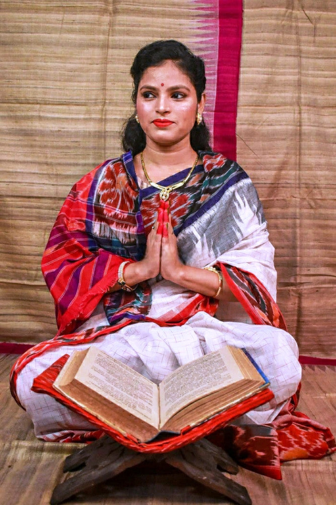 Colourful White & Red Kotpad Handloom Saree