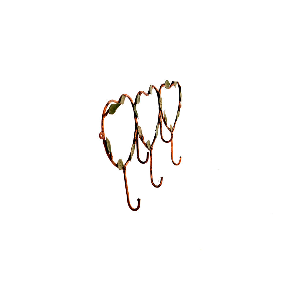 Heart shaped apparel hanger