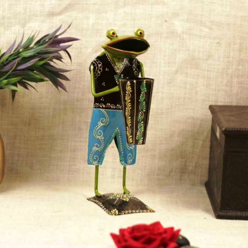 Iron Painted Frog Pen Stand