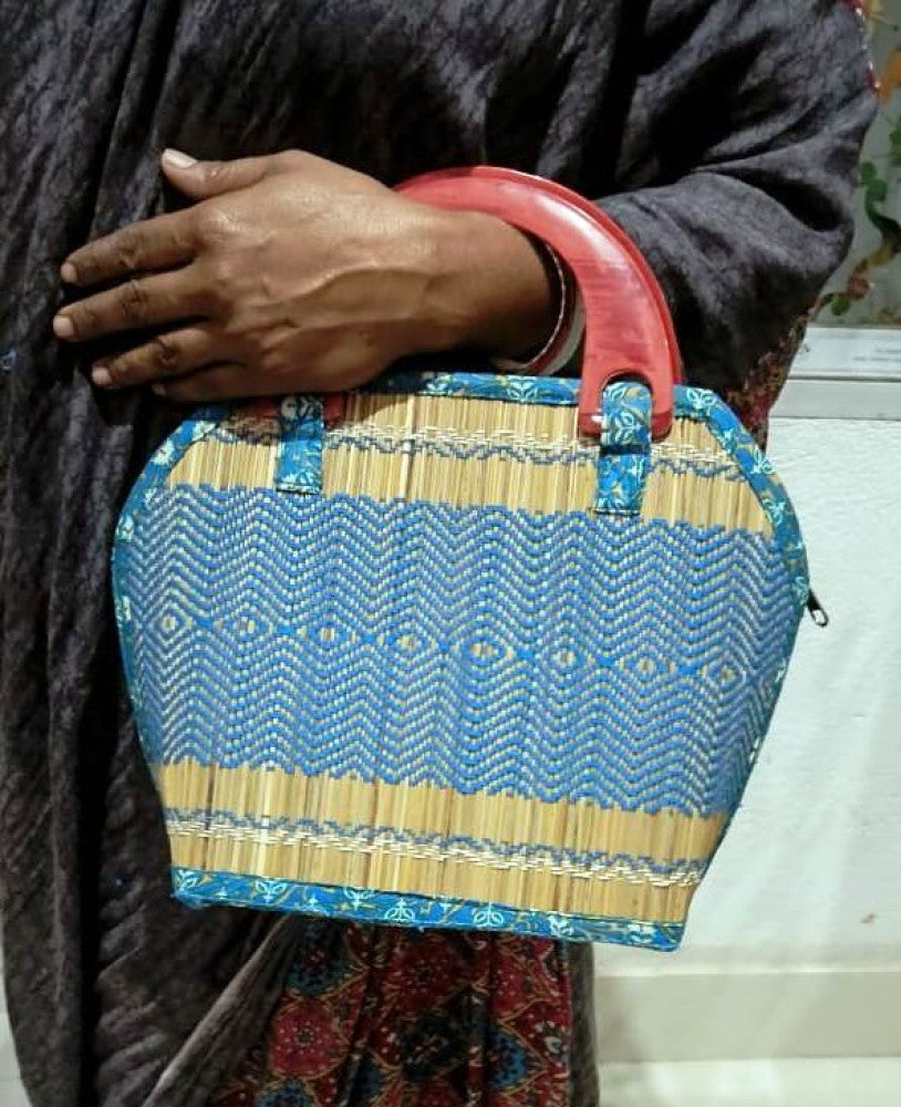 Ladies Hand Bag With Wooden Carrier-Style 9