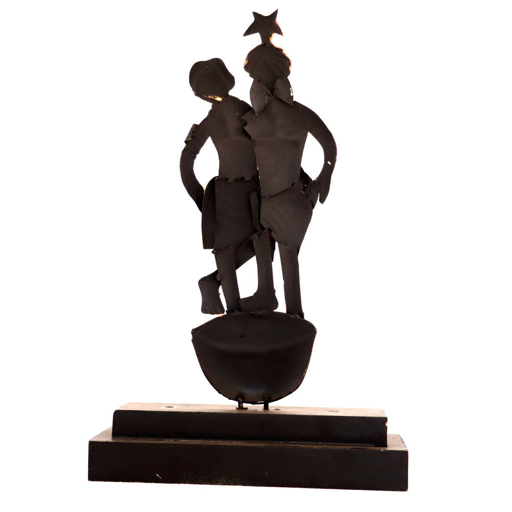 Maadia-Maadin couple on dholak figurine