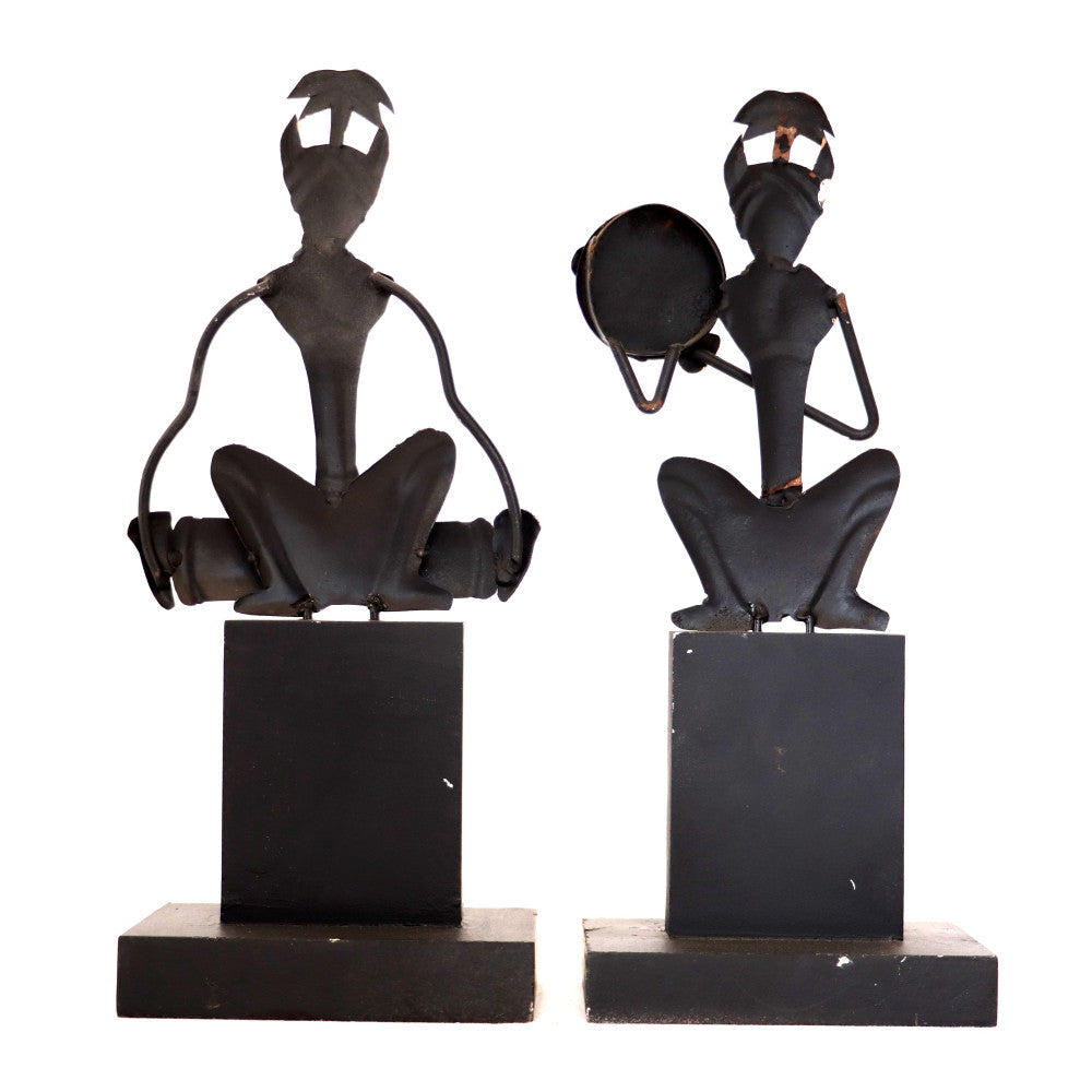 Maadia-maadin couple playing instruments figurine (set of 2)