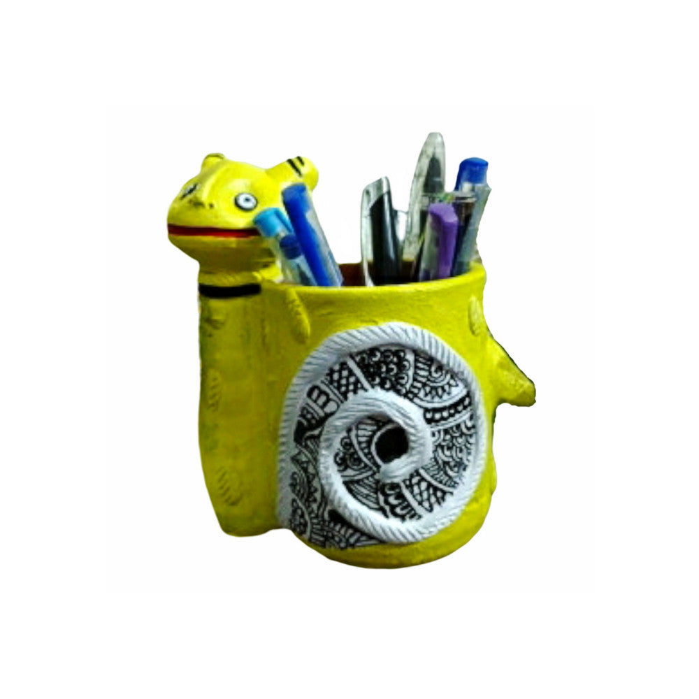 Terracota squirrel pen stand (painted)