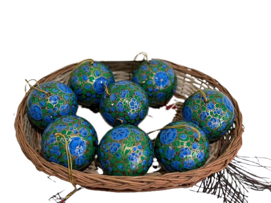 Unique Blue & Green Christmas Tree Décor